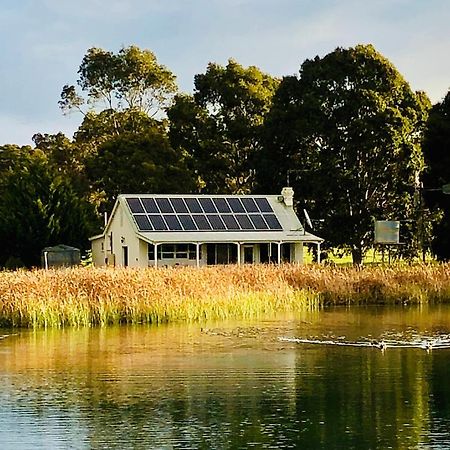 The Lake House Retreat Keith Buitenkant foto
